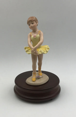 #934 Figurine