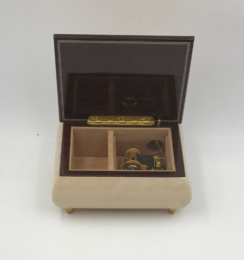 #808 Music Box – TheMusicBoxShop